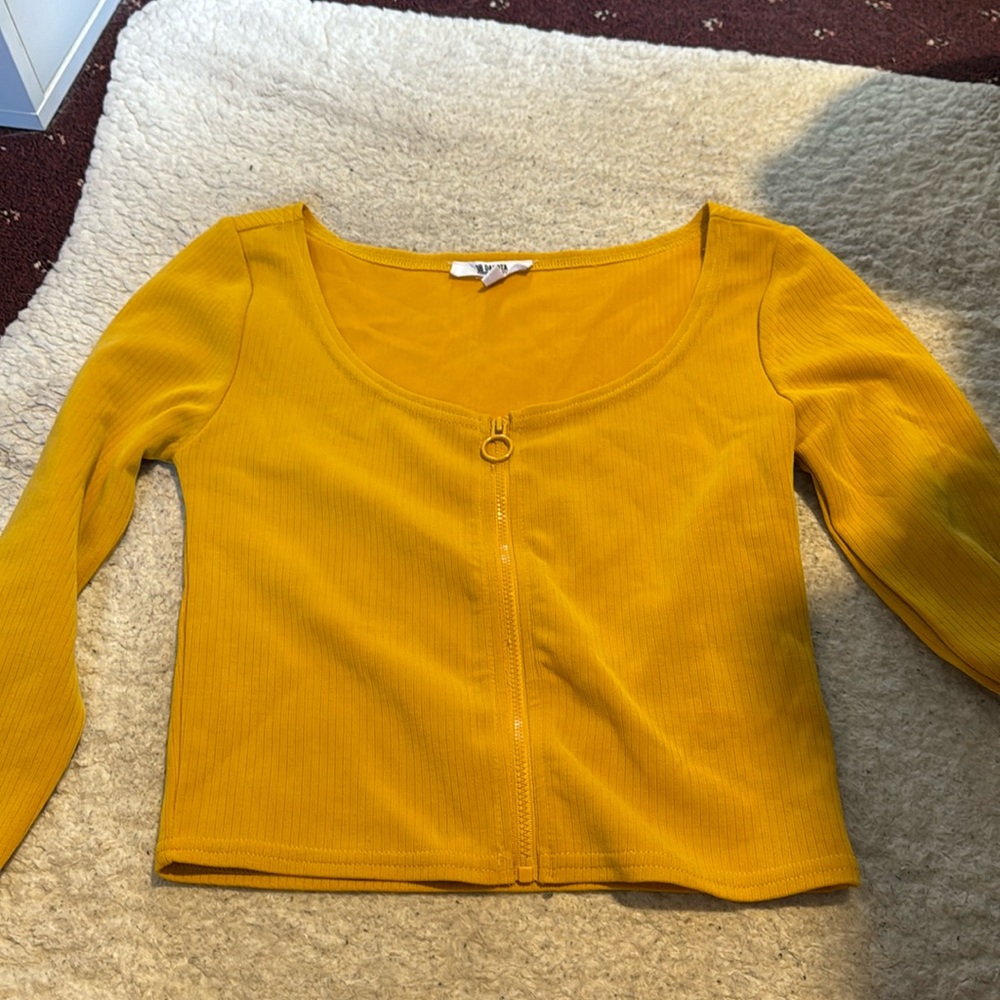Steve Madden Long Sleeve Crop